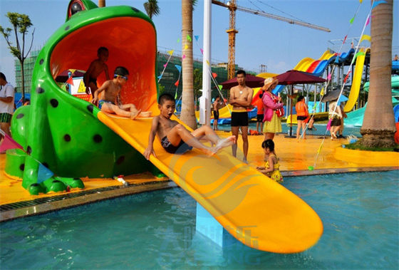 Diapositiva de la piscina de la rana del cojín del chapoteo del parque del agua de la fibra de vidrio pequeña para los niños