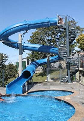 Un buen precio. Parque acuático Parque de juegos piscina al aire libre Equipo de juegos de entretenimiento tubo de tobogán acuático para niños en línea