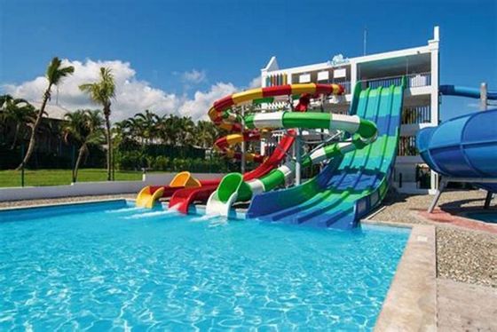 Un buen precio. 3 personas 18.5Kw Fibra de vidrio tobogán acuático para parque acuático de diversión en línea