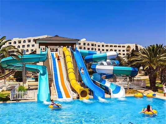 Un buen precio. 8m de altura Parque acuático al aire libre Juegos infantiles Paseos Fibra de vidrio tobogán para niños en línea