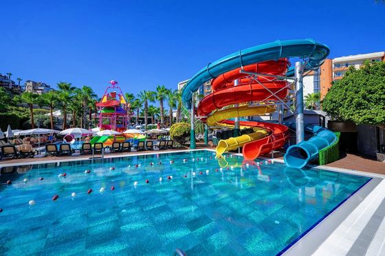 Un buen precio. Equipo acuático Deportes Parque Juegos Paseo De Entretenimiento Piscina de fibra de vidrio tobogán Niño Juego para niños en línea