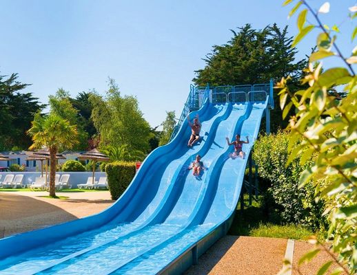Un buen precio. Parque acuático para niños Equipo de juguetes acuáticos Fibra de vidrio tobogán 5-12m de altura en línea