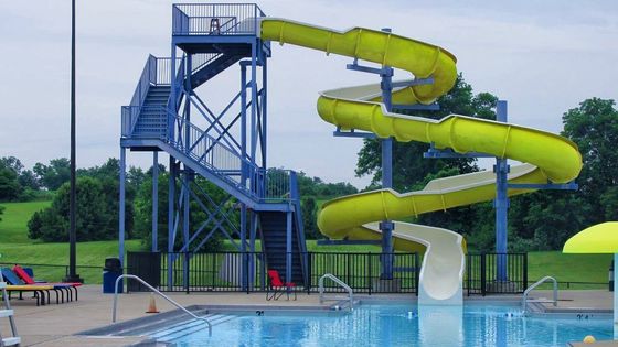 Un buen precio. Parque de diversiones Equipos de juegos infantiles Pequeño tobogán acuático para juegos en línea