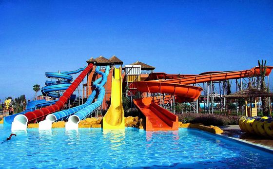 Un buen precio. OEM Parque acuático de diversiones exterior Gran equipo Fibra de vidrio tobogán para piscina en línea
