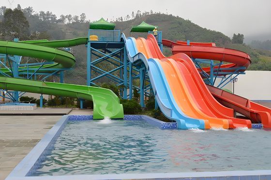 Un buen precio. Tobogán acuático de fibra de vidrio para exteriores, equipo de juegos acuáticos, tobogán para piscina para niños y adultos, color personalizado en línea
