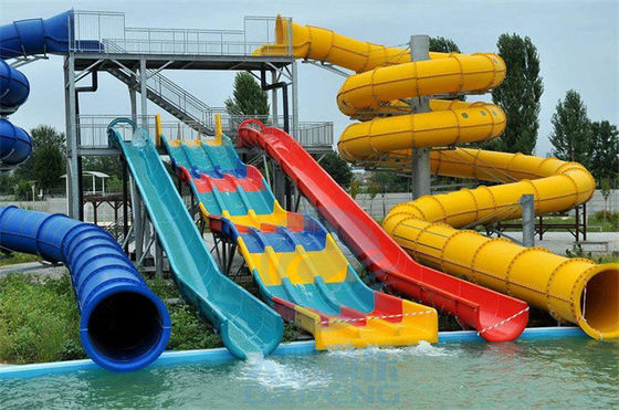 El tobogán acuático de la piscina de Craiova fija diapositivas enormes del parque del agua de la fibra de vidrio