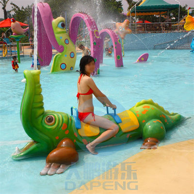 Juegos del espray de agua de los animales del espray del cocodrilo de FRP con Seat en el parque del agua