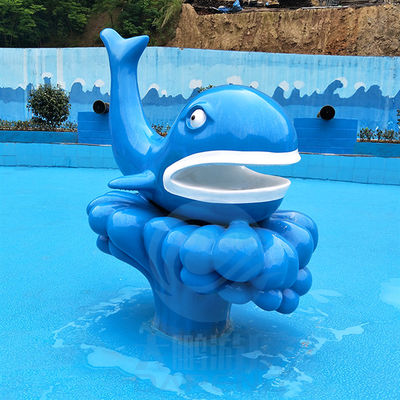 Un buen precio. El patio de los niños en el apartamento español del hotel, decoración del parque del espray de la ballena en línea