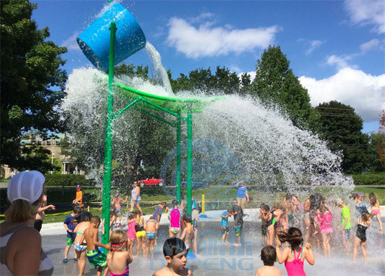 Un buen precio. Cubo que dispara de la familia del agua de chapoteo de la zona del tamaño del agua grande al aire libre de la fibra de vidrio por diversión en línea