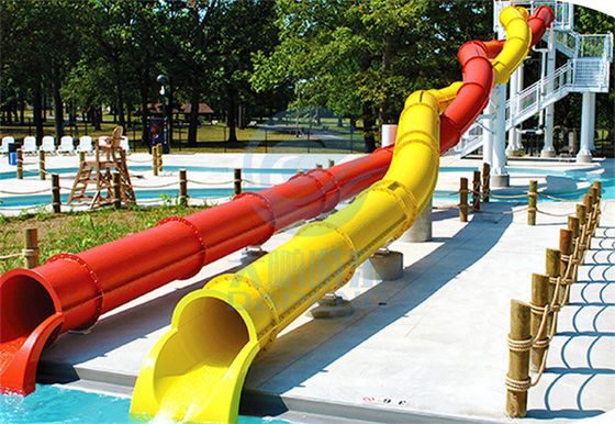 Altura doble de la diapositiva los 5.0m de Aqua Park Spiral Swimming Pool del tobogán acuático del hotel de la torsión