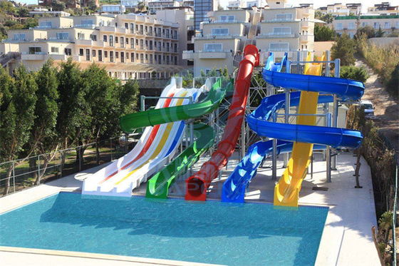 Un buen precio. Altura residencial del equipo los 4.0m del parque del agua de la fibra de vidrio del tobogán acuático de la piscina en línea