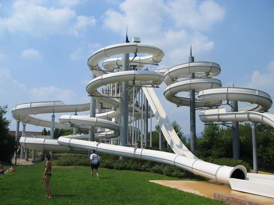 Piscinas Juguetes al aire libre Juegos acuáticos para adultos toboganes Parque de juegos para niños