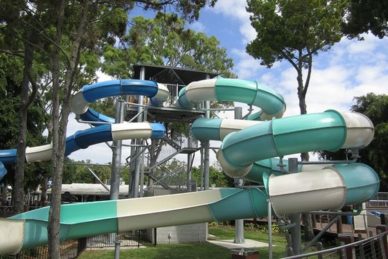 Parques al aire libre Piscinas de fibra de vidrio Tubos de toboganes de agua Partes Equipos de juego