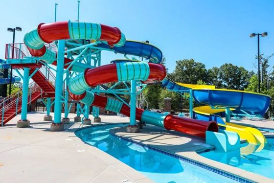 Instalaciones del parque acuático de diversiones OEM Tubos de piscina subterránea Gran tobogán de agua