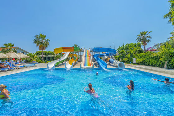 OEM Accesorios de natación de parque acuático tobogán acuático de fibra de vidrio para niños