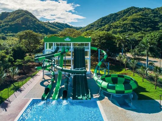 220 M3/H 12mm Fibra de vidrio tobogán para niños Parque acuático equipo de juego