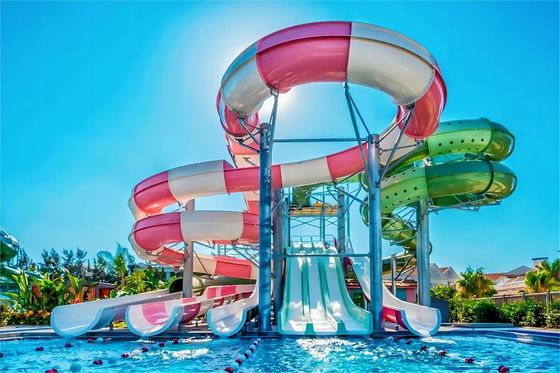 Un buen precio. 5m de altura Niños tobogán acuático Parque acuático Parque de juegos Equipo de juegos deportivos para niños en línea