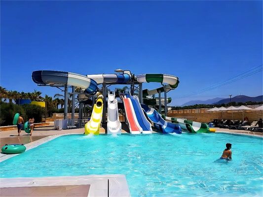 ODM Parque acuático de atracciones Paseos Instalaciones Piscina tobogán de fibra de vidrio para niños