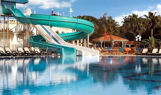 Un buen precio. ODM Para niños al aire libre Parque acuático Parque de juegos Equipo de juego Fibra de vidrio tobogán para niños en línea