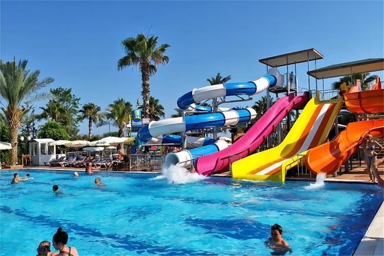 ODM Entretenimiento al aire libre Parque acuático Juegos acuáticos Juegos de atracciones Piscina toboganes