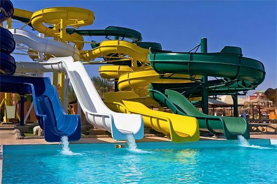 Juegos de deportes acuáticos al aire libre Rides Niños Fibra de vidrio Slide Color personalizado