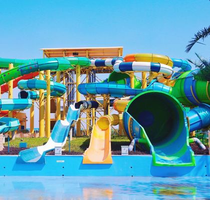 Adultos Gran tobogán acuático de fibra de vidrio Parque acuático juegos de entretenimiento paseos