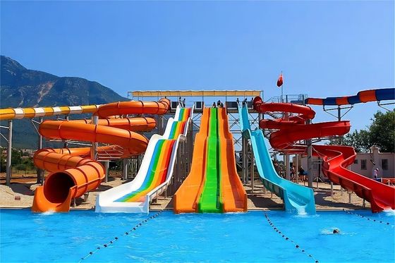Un buen precio. OEM Parque acuático de diversiones Accesorios de piscina Fibra de vidrio tobogán para niños en línea