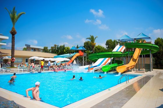 Parque de diversiones para niños Natación Juegos para niños Equipo de toboganes acuáticos de fibra de vidrio