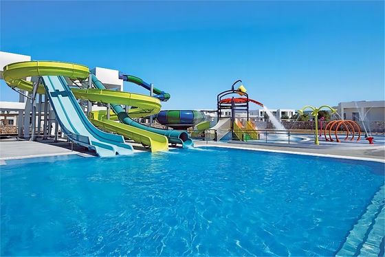 Un buen precio. ODM Parque acuático Juegos deportivos Equipo Piscina Fibra de vidrio Slide en línea
