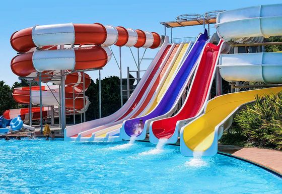 Parque acuático de diversiones al aire libre Equipo de patio de recreo Juegos personalizados Diapositivas para niños