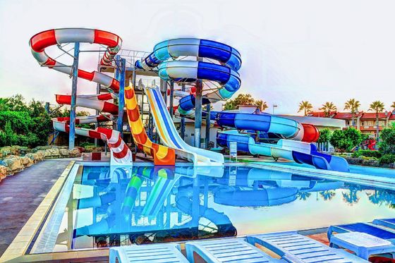 Parque acuático Parque de juegos Juegos de fibra de vidrio Equipo de juego Espiral tobogán para niños