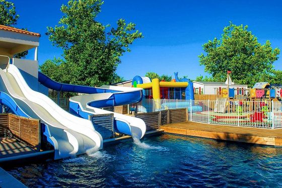 OEM Niños Parque de juegos al aire libre Piscina de fibra de vidrio tobogán de agua en venta