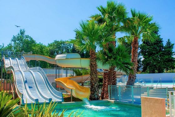 5 m de altura Parque acuático al aire libre Piscina con tema acuático tobogán espiral de fibra de vidrio