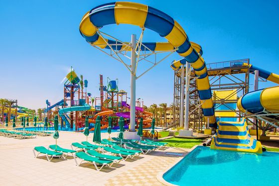 Un buen precio. ODM Parque acuático temático Parque de juegos Equipo de artículos Fibra de vidrio Slide espiral en línea