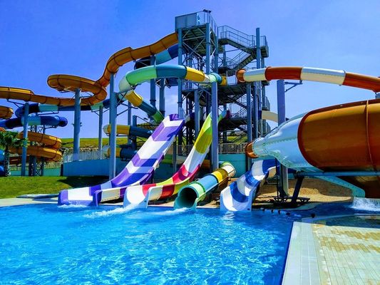 Parque acuático de diversiones piscina al aire libre juegos infantiles tobogán de fibra de vidrio