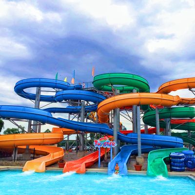 Juguetes acuáticos en la piscina de afuera Viajes de equipo Slides de fibra de vidrio