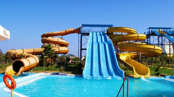 Un buen precio. 18.5 kW de potencia necesaria para los toboganes de agua de la piscina con un fuerte material de acero galvanizado anticorrosión y anticorrosión en línea