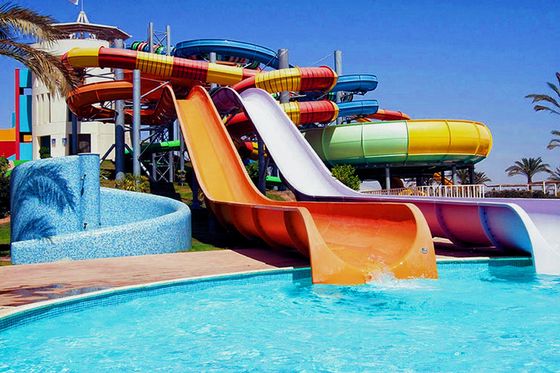Parque acuático al aire libre juegos de niños adultos equipo deportivo tobogán espiral de fibra de vidrio para niños