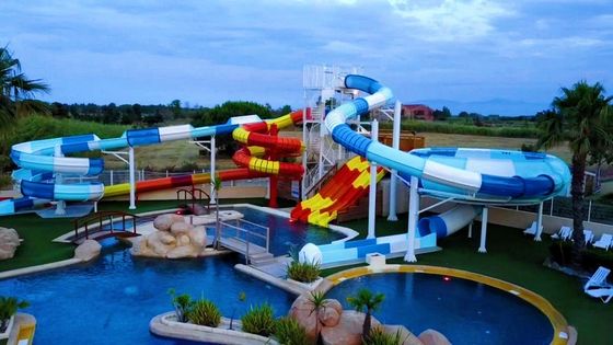 Piscina Equipo de juego acuático tobogán acuático de fibra de vidrio para adultos