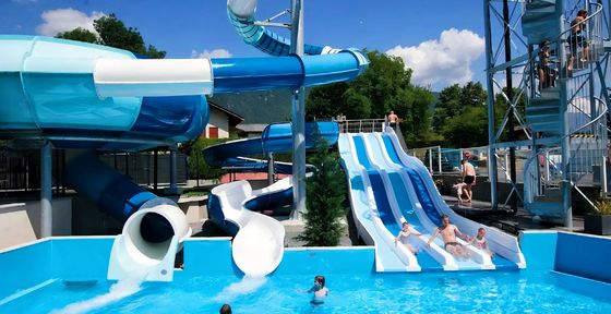 Slide de agua de fibra de vidrio de acero galvanizado y sumergido en caliente para parque acuático