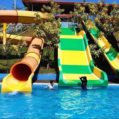 Piscina comercial para niños al aire libre tobogán acuático de fibra de vidrio