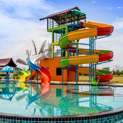 Parque acuático Parque de juegos al aire libre Piscina de fibra de vidrio tobogán para niños