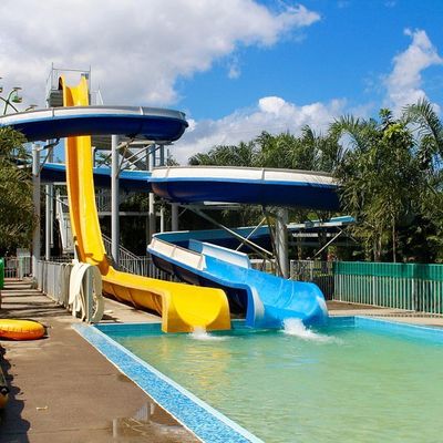 Un buen precio. High Speed Racing Fiberglass Water Park Slide with 6-8mm Thickness and Over 10 Years Service Life en línea