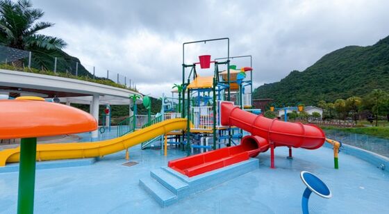 Un buen precio. Estructura de patio de juegos acuáticos de fibra de vidrio personalizada con toboganes y fuentes para piscina comercial 1 año de garantía en línea