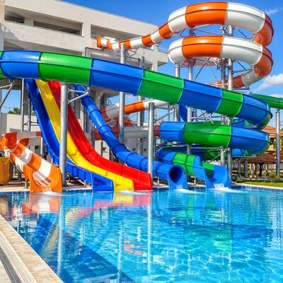 calidad Toboganes de parque acuático de fibra de vidrio más populares para piscinas coloridas atracciones de fibra de vidrio Fábrica