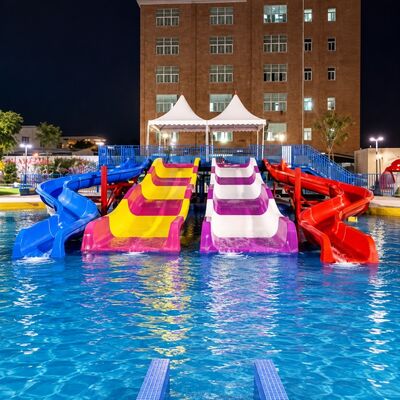 calidad 6-10 mm de espesor para el tobogán familiar de fibra de vidrio para resorts Piscina Fábrica